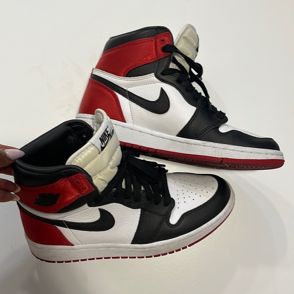WOMENS AIR JORDAN 1 RETRO HIGH